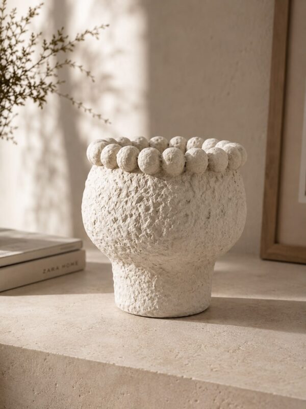 Vazo  me dizajn  minimalist dhe teksture unike 16*16 cm